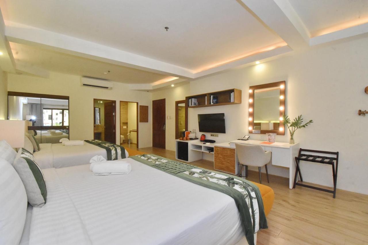 Ambassador In Paradise Balabag  Exterior photo Deluxe Room